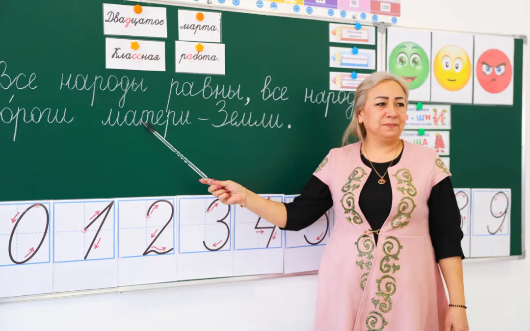 哈萨克斯坦教师工资翻倍 学前教育教师薪资再增30%(图1)